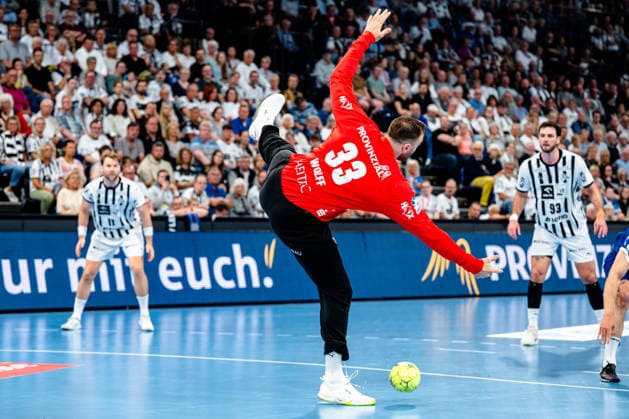 07 06 2026, xdobgx, Handball Daikin HBL, THW Kiel TBV Lemgo Lippe v l Andreas Wolff Kiel, 33 holds seven-meter penalty