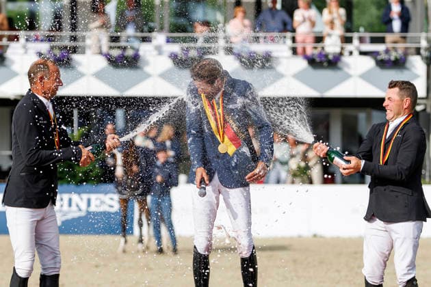 * mit 2 Umläufen (1.55 m) - 2. Umlauf Finalwertung Deutsche Meisterschaften Springreiten 2026 Balve, Reitanlage Schloss Wocklum 07. June 2026 -