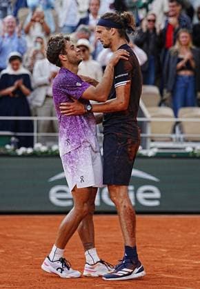 Flavio Cobolli congratulates Alexander Zverev after losing to him in the final French Open Tennis, Day Fifteen, Tennis, Roland Garros, Paris, France - 07 Jun 2026Paris Roland Garros France EDITORIAL USE ONLY No use with unauthorised audio, video, data, fixture lists, club league logos or live services. Online in-match use limited to 120 images, no video emulation. No use in betting, games or single club league player publications. Copyright: xJavierxGarcia Shutterstockx 16906573t