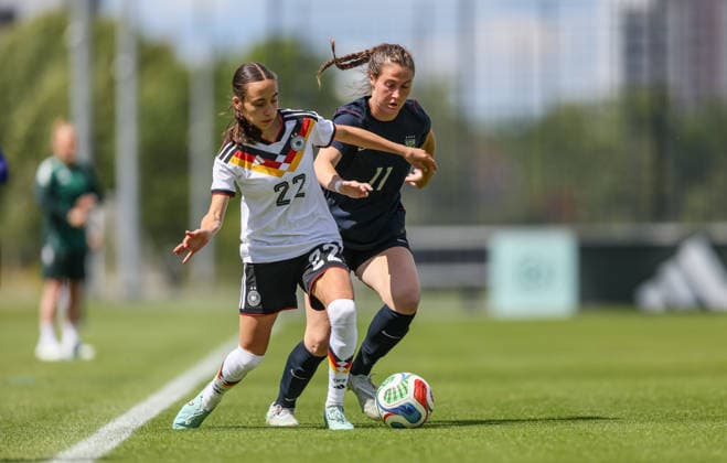 GER, Frankfurt, Germany U19 vs USA U19 friendly match, Football, DFB, 2025 2026 season, DFB Campus, second match in picture f l Emma Memminger Germany U19 Women 22 , Olivia Stafford USA U19 Women 11 DFB DFL REGULATIONS PROHIBIT ANY USE OF PHOTOGRAPHS AS IMAGE SEQUENCES AND OR QUASI VIDEO, 09 06 2026 Copyright: HMBxMedia HendrikxHamelau