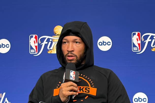 New York Knicks player Jalen Brunson said during a press conference, PK, Pressekonferenz in New York, United States, 09 June 2026, that he feels he has played at an average level in the first three games of the NBA, Basketball Herren, USA Finals, which New York leads 2-1 against the Spurs. Brunson says he has played at an average level in the NBA Finals !ACHTUNG: NUR REDAKTIONELLE NUTZUNG!  Copyright: xJanxTéllezxAsensiox AME083 20260609-55020547477_1