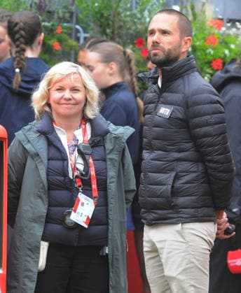 Tennis - HSBC Queen™s Club Championships - Women™s WTA, Tennis Damen 500 Tournament - Queen™s Club, London - Thurssday 11th June 2026 Women™s singles second Round; Sorana Cirstea (ROU) v Emma Raducanu (GBR) Umpire, Thomas Sweeney (right) waits to see if the rain starts again COLORSPORT ANDREW COWIE