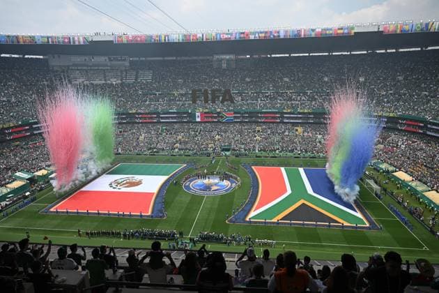 Soccer, Men, FIFA World Cup 2026 in Mexico, Canada and USA, Opening match in Mexico City Group A, Matchday 1 , Mexico South Africa, both teams stand to greet each other at the center circle, 11 06 2026, Copyright: xMatthiasxKochx
