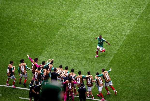 Soccer, Men, FIFA World Cup 2026 in Mexico, Canada and USA, Opening match in Mexico City Group A, Matchday 1 , Mexico South Africa, Julian Quinones Mexico celebrates after scoring 1-0 with the substitutes, 11 06 2026, Copyright: xMatthiasxKochx