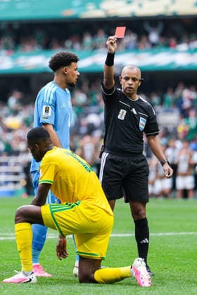 The Referee Wilton Sampaio (R) shows red card to Sphephelo Sithole of South Africa (L) during a FIFA Men?s World Cup 2026 Group Stage football match between Mexico and South Africa at Mexico City Stadium, in Mexico City on June 11th 2026 (Photo by Alexandra Fechete SPP) Copyright: xAlexandraxFechete SPPx Sportspressphoto_SPR165111