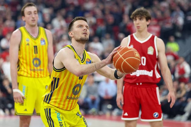 Martin Hermannsson Alba Berlin, 15 on free throw, GER, FC Bayern Basketball vs Alba Berlin, Basketball, easycredit Basketball Bundesliga, Playoffs, Final, Game 1, Season 2025 2026, 12 06 2026, GER, FC Bayern Basketball vs Alba Berlin, Basketball, easycredit Basketball Bundesliga, Playoffs, Final, Game 1, Season 2025 2026, 12 06 2026 Muenchen Copyright: xEibner-Pressefoto JennixMaulx EP_JML