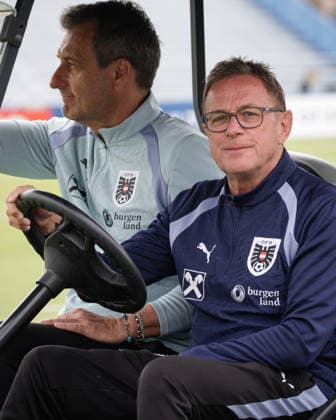 FOOTBALL - FIFA World Cup, WM, Weltmeisterschaft, Fussball 2026, preview SANTA BARBARA,CALIFORNIA,USA,13.JUN.26 - FOOTBALL - FIFA World Cup 2026, USA, Mexico, Canada, preview, OEFB, Oesterreichischer Fussball-Bund, training team AUT. Image shows press officer Thomas Trukesitz and head coach Ralf Rangnick (AUT). GEPAxpictures xArminxRauthner