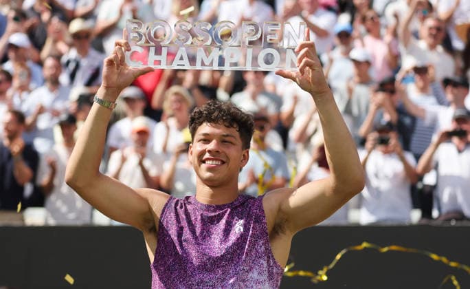 Stuttgart , Tennis , BOSS Open Final , Winner Ben Shelton USA with trophy at the award ceremony