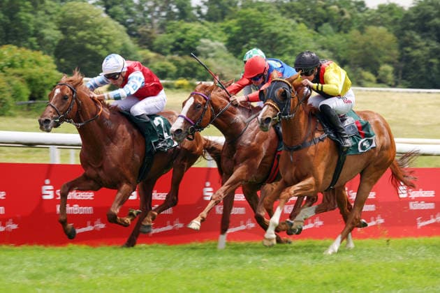 14 06 2026, Koeln, Nordrhein Westfalen, GER Aomanda right with Sibylle Vogt wins racecourse Koeln Weidenpesch horse, jockey, Aomanda, Vogt, victory, finish, finish 260614S975KOELN JPG