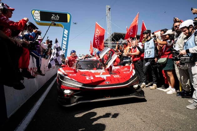 24 HEURES DU MANS 2026 - PODIUM 07 CONWAY Mike (gbr), KOBAYASHI Kamui (jpn), DE VRIES Nyck (nld), Toyota Racing, Toyota TR010 Hybrid 07, Hypercar, portrait during the podium of the 24 Hours of Le Mans 2026, 3rd round of the 2026 FIA World Endurance Championship, on June 14, 2026 on the Circuit des 24 Heures du Mans in Le Mans, France - Le MansFrance Copyright: xCharlyxLopezx