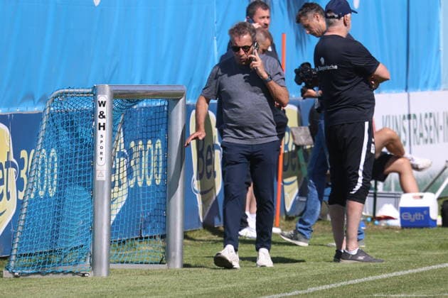 Soccer, Mens, Bavarian Regional League, 2026–2027 Season, TSV 1860 Munich, Training, Grünwalder Strasse 114 Gernot Mang, President of TSV 1860 Munich, talking on the phone, on his cell phone, phone, phone call,detected_source_language