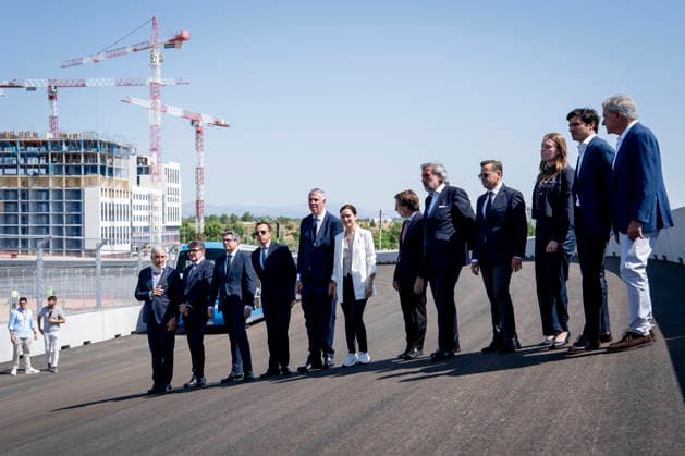 June 16, 2026, Madrid, Madrid, Spain: Jose Vicente de los Mozos, Isabel Diaz Ayuso, Jose Luis Martinez-Almeida, Louise Young, Carlos Sainz Jr. and Carlos Sainz during the presentation of the Madring F1 circuit at IFEMA on June 16, 2026, in Madrid, Spain. Madrid Spain - ZUMAa181 20260616_zaa_a181_002 Copyright: xAngelxPerezxMecax