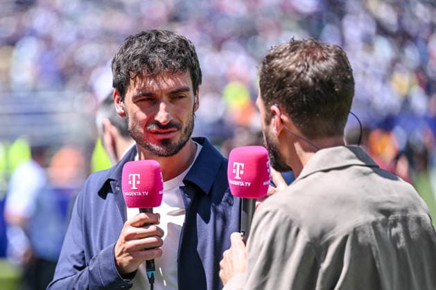 Mats Hummels and Thomas Müller watch the 2026 FIFA World Cup Group I match between France and Senegal at New York New Jersey Stadium on June 16, 2026, in East Rutherford, United States. Photo by Harry Langer, DeFodi Images,detected_source_language