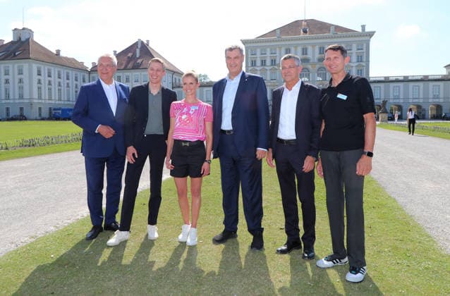 Press event held as part of the invitation extended by the leading Olympic federations to present the detailed bid concept for Munich’s Olympic bid, Nymphenburg Palace. Group photo with Joachim Herrmann, Minister of Sport and Bavarian Minister of the Interior; Dominik Krause, Mayor of Munich; Jessica von Bredow Werndl, dressage rider; Dr. Markus Söder, Bavarian Minister-President; Herbert Hainer, President of FC Bayern Munich; Michael Teuber, Paralympic record medalist and para-cyclist (from left to right),detected_source_language