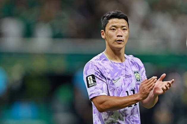 Football, Bundesliga 1, FC Schalke 04 sign Hee-chan Hwang, archive photos