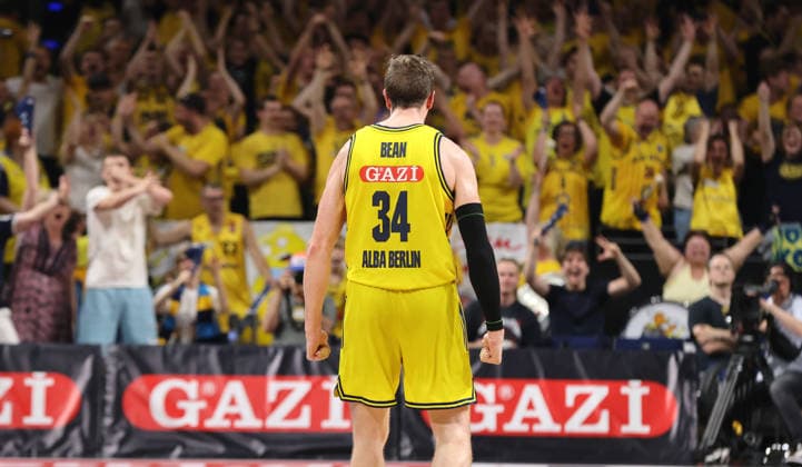 Justin Bean celebrates after a three-pointer