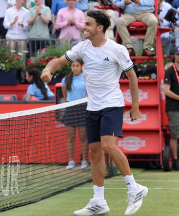 Tennis - HSBC Queen™s Club Championships - Men s ATP, Tennis Herren Tour 500 Tournament - Queen™s Club, London - Saturday 20th June 2026 Men™s Singles Semi Final, Andy Murray Arena: Brandon Nakashima (USA) vs. Francisco Cerundolo (ARG) Francisco Cerundolo celebrates winning the match at the net