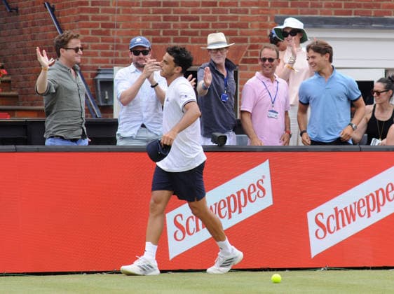 Tennis - HSBC Queen™s Club Championships - Men s ATP, Tennis Herren Tour 500 Tournament - Queen™s Club, London - Saturday 20th June 2026 Men™s Singles Semi Final, Andy Murray Arena: Brandon Nakashima (USA) vs. Francisco Cerundolo (ARG) Francisco Cerundolo celebrates winning the match with the crowd