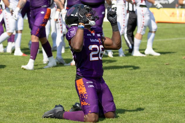 EFA European Football Alliance Frankfurt Galaxy Prague Lions, June 21, 2026 Antony Marvyn Bouembe of the Frankfurt Galaxy 26 celebrates his touchdown and thanks someone up above, Frankfurt Galaxy Prague Lions, Frankfurt, PSD Bank Arena, June 21, 2026,detected_source_language Copyright: xBEAUTIFULxSPORTS Gawlikx