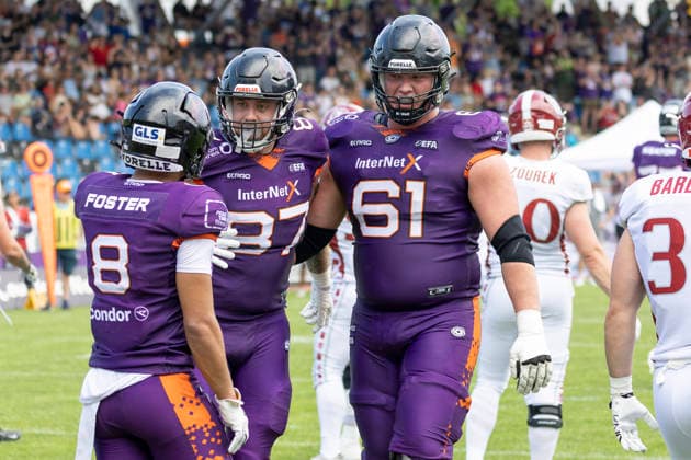 EFA European Football Alliance Frankfurt Galaxy vs. Prague Lions, June 21, 2026 Adria Botella Moreno (Frankfurt Galaxy) 87, Tyler Foster (Frankfurt Galaxy) 8, Luca Jokiel (Frankfurt Galaxy) 61 after a touchdown, Frankfurt Galaxy vs. Prague Lions, Frankfurt, PSD Bank Arena, June 21, 2026,detected_source_language Copyright: xBEAUTIFULxSPORTS Gawlikx