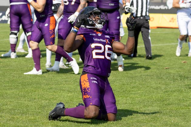 EFA European Football Alliance Frankfurt Galaxy Prague Lions, June 21, 2026 Antony Marvyn Bouembe of the Frankfurt Galaxy 26 celebrates his touchdown and thanks someone up above, Frankfurt Galaxy Prague Lions, Frankfurt, PSD Bank Arena, June 21, 2026,detected_source_language Copyright: xBEAUTIFULxSPORTS Gawlikx