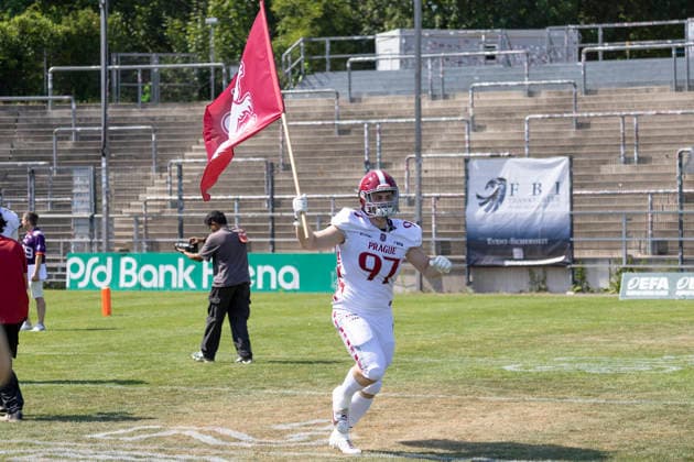 EFA European Football Alliance Frankfurt Galaxy Prague Lions, June 21, 2026 Jan Vitvar, Prague Lions 97, carries the Prague Lions flag during the opening ceremony, Frankfurt Galaxy Prague Lions, Frankfurt, PSD Bank Arena, June 21, 2026,detected_source_language Copyright: xBEAUTIFULxSPORTS Gawlikx