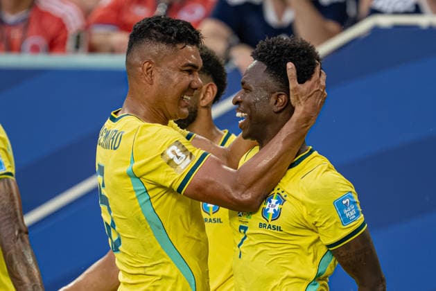 Vinicius Junior of Brazil celebrates with Casemiro after scoring the team s second goal during the FIFA World Cup, WM, Weltmeisterschaft, Fussball 2026 Group D match between Brazil and Scotland at Miami Stadium in Miami Gardens, Florida, United States, on June 24th, 2026. (Photo by Riquelve Nata Sports Press Photo) Copyright: xRiquelvexNata SportsxPressxPhotox Sportspressphoto_SPR176321