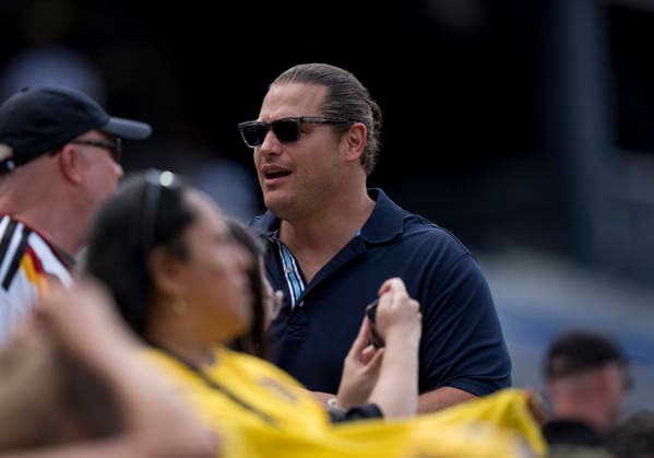 Former Giants pro Markus Kuhn, seen in the stands talking with Stefan Raab, is obscured during the 2026 FIFA World Cup match between Ecuador and Germany on June 25, 2026. The match, part of Group E, Matchday 3, took place at New York New Jersey Stadium in East Rutherford, New Jersey, USA. Copyright: HMBxMedia xMarcoxBader