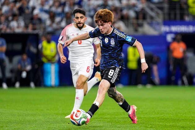 Valentin Barco of Argentina controls the ball during the match between Jordan and Argentina in the third round of the group stage of the 2026 World Cup, held at Dallas Stadium in Dallas, United States. Richard Callis Fotoarena (Richard Callis SPP) Copyright: xRichardxCallisx xSPPx spp-en-RiCa-2973010