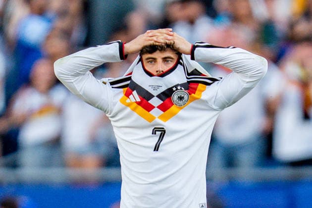 2026 FIFA World Cup, Round of 32, Germany vs. Paraguay, June 29, 2026, Boston Stadium Nick Woltemade Germany Kai Havertz Germany dissatisfied unhappy sad disappointed Copyright: xBahhoxKarax