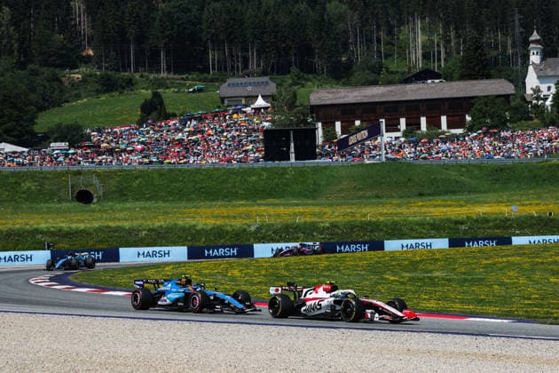 87 BEARMAN Ollie Oliver (GBR), TGR Haas F1 Team VF 26, in action, and 55 SAINZ Carlos (SPA), Williams Racing FW48, in action during the 2026 Formula 1 Austrian Grand Prix, the 8th round of the 2026 Formula One World Championship, held June 26–28, 2026, at the Red Bull Ring in Spielberg, Austria. Photo by Eric Alonso, DPPI, Spielberg, Austria