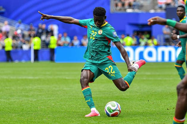 July 01, 2026: Senegal midfielder Bara Sapoko Ndiaye (22) ready to pass during the FIFA World Cup, WM, Weltmeisterschaft, Fussball knockout round of 32 match between Belgium and Senegal in Seattle, WA.Belgium defeated Senegal 3-2 on a penalty kick near the end of the second overtime period. CSM FIFA World Cup 2026: JUL 01 Belgium Vs Senegal  - ZUMAc04_ 20260701_zma_c04_057 Copyright: xStevexFaberx