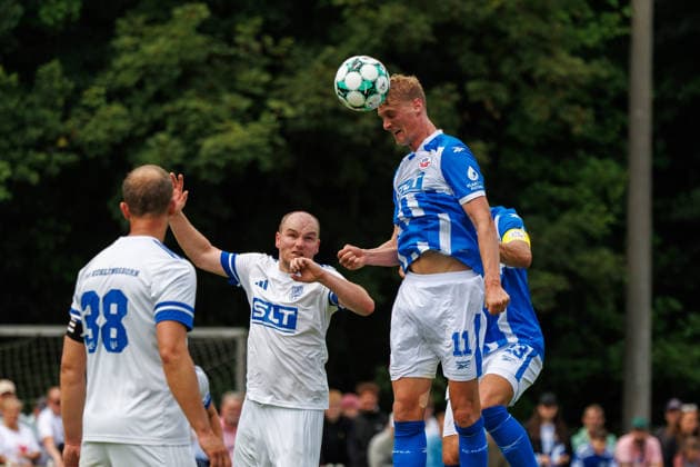 Emil Frost Holten Rostock heads the ball here in the 0-5 loss for GER, FSV Kühlungsborn vs. FC Hansa Rostock, soccer, men s, 3. Liga, friendly match, 2026–2027 season, July 4, 2026, Kühlungsborn Sports Field, Mecklenburg-Western Pomerania, Germany
