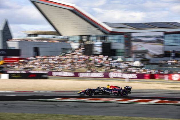 IPA86397890 - (3) Max Verstappen (NED) - Oracle Red Bull Racing - Red Bull RB22 - Red Bull Ford during the qualifying session of the 2026 Formula 1 Lenovo British Grand Prix at the Silverstone Circuit in Silverstone, United Kingdom. Round 11 of the 2026 FIA Formula One World Championship, WM, Weltmeisterschaft held July 3–5, 2026. Silverstone Circuit, home of the British Grand Prix and the birthplace of the Formula 1 World Championship in 1950, hosts a Sprint weekend for Round 11. This event weekend features the F1 Sprint format, with a Sprint Shootout and Sprint Race in addition to the standard qualifying session and Grand Prix. During the 2026 Formula 1 Lenovo British Grand Prix—Round 11—at Silverstone Circuit, Formula 1 Championship, July 4, 2026  Copyright: xPaulxFosterx xAlessioxDexMarcox xAvens-images.com AvensImages IPAxSportx xx 86397890