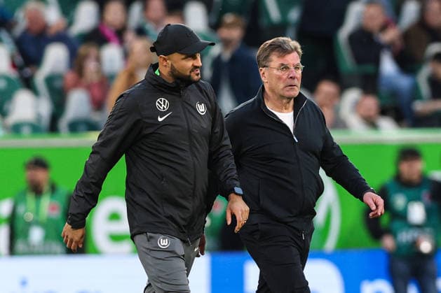 Head Coach Dieter Hecking and Assistant Coach Murat Ural, VfL Wolfsburg 1, Bundesliga, 2025–2026 season, league match between VfL Wolfsburg and FC Bayern Munich at the Volkswagen Arena in Wolfsburg; soccer, Germany, man, men, May 9, 2026