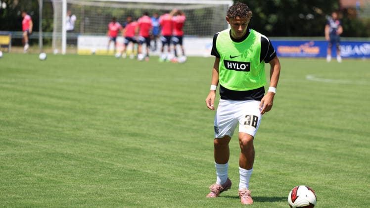 July 11, 2026, xrekx, Soccer Friendly Match, SV Elversberg vs. FC Thun, Tyler Notarrigo, SV 07 Elversberg. DFL and DFB regulations prohibit any use of photographs as image sequences and or quasi-video. Rust