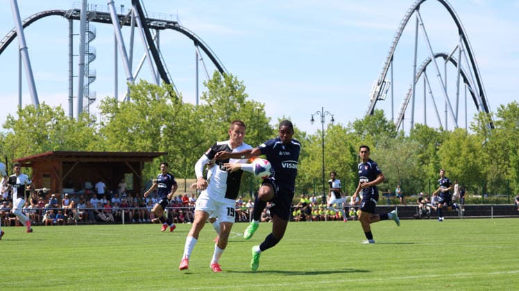 July 11, 2026, xrekx, Soccer Friendly Match, SV Elversberg vs. FC Thun, Lukas Pinckert, SV 07 Elversberg, Brighton Labeau, FC Thun, tackle, action, battle for the ball. DFL and DFB regulations prohibit any use of photographs as image sequences and or quasi-video. Rust