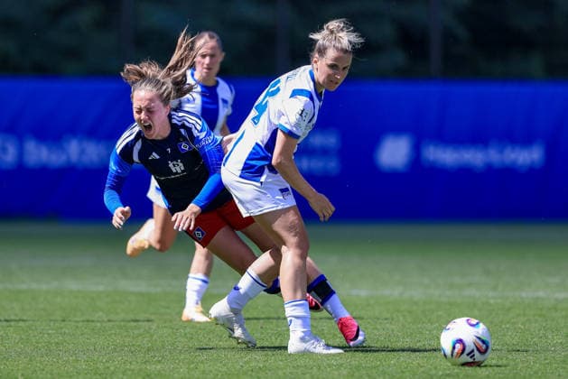 From left: Camilla Linberg (Hamburger SV, HSV), 7, and Jennifer Cramer (Hertha BSC), 24, in a one-on-one battle, duel, dynamic moment, action, game scene, July 11, 2026, Hamburg, Germany, soccer, women s friendly match, Hamburger SV vs. Hertha BSC xobx