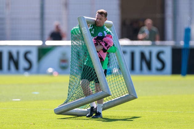 July 15, 2026, Soccer, FC Schalke 04 practice, Assistant Coach Eddie Lattimore, FC Schalke 04, Gelsenkirchen, FC Schalke 04 training facility, North Rhine-Westphalia, Germany, xRHR, PHOTO YYx Copyright: RHR-FOTOx RHR-FOTO YY