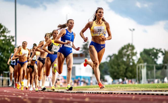 Pfungstadt Evening Track Meet, Pfungstadt, July 15, 2026 In the spotlight: Verena Meisl of GER TV Wattenscheid 01 competing in the 1500m race; and in the background, slightly out of focus, is pacer Lara Tortell of GER Athletics Team Karben. The Pfungstadt Evening Track Meet took place on July 15, 2026, at the TSV Stadium in Pfungstadt, Hesse. Copyright: xBEAUTIFULxSPORTS R.xSchmittx
