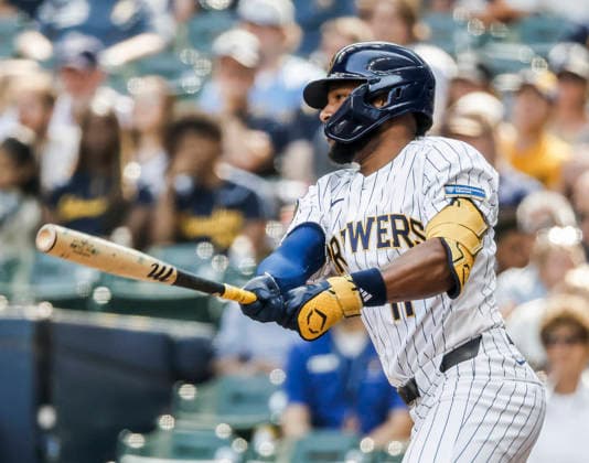 Milwaukee Brewers left fielder Jackson Chourio hits a single in the ninth inning of the MLB, Baseball Herren, USA game between the Miami Marlins and the Milwaukee Brewers at American Family Field in Milwaukee, Wisconsin on Sunday July 19, 2026. The Brewers defeated the Marlins 3-1.  MIL20260719826 TANNENxMAURY