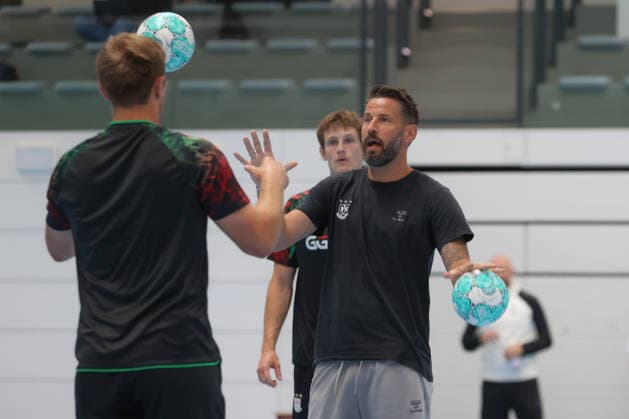 July 22, 2026, xtgx, Handball, Opel HBL, SC Magdeburg s first training session, photo by Bennet Wiegert, Magdeburg, Magdeburg coach