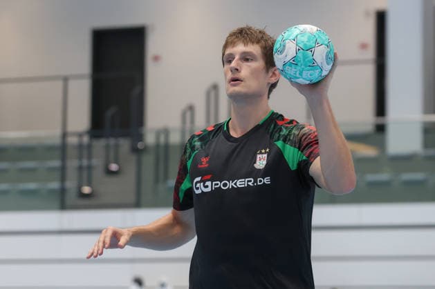 July 22, 2026, xtgx, Handball, Opel HBL, SC Magdeburg s first training session, photo by Bennet Wiegert, Magdeburg, Magdeburg coach