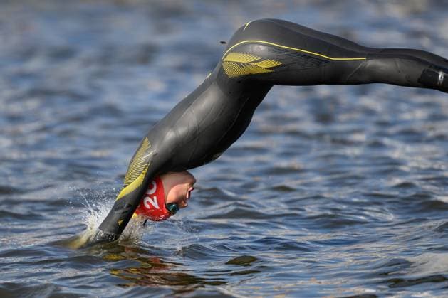 DTU German Triathlon Team Mixed Relay Championships as part of Die Finals Hannover: Mira Charlotte Radtke of Team Berlin dives into the Steinhuder Meer for the swim at the DTU German Triathlon Team Mixed Relay Championships as part of Die Finals Hannover, July 23, 2026. COPYRIGHT Petko Beier petkobeier, Steinhuder Meer, Germany