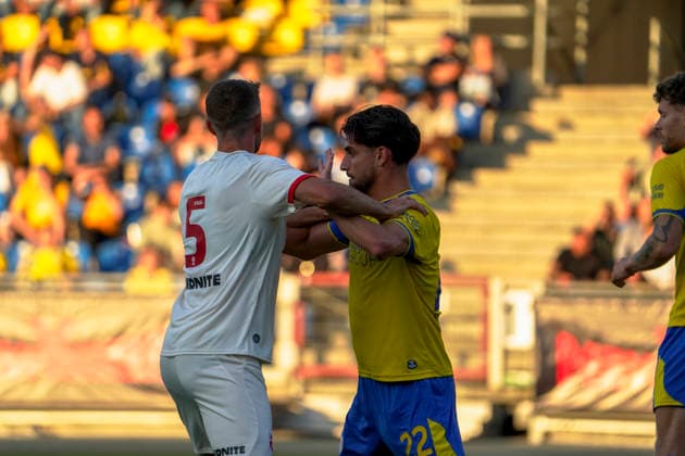 Germany Soccer Friendly Matches 2026 2027, Friendly Match: Eintracht Braunschweig vs. Southampton FC, Eintracht Stadium, Braunschweig, Fabio Di Michele Sanchez (Eintracht Braunschweig), 22 Jack Stephens (Southampton FC), 5 Braunschweig Copyright: xAymanxAlahmedx