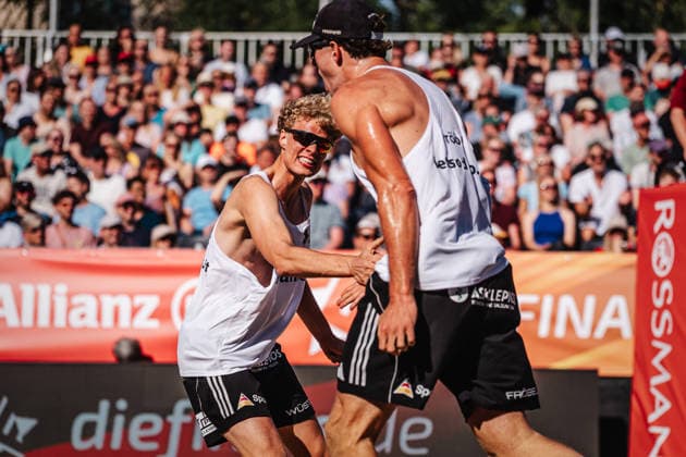 Men s Beach Volleyball Allianz German Beach Club Finals The 2026 Finals Hanover Olympic Sport Eintracht Sponten vs. Hauptstadt Beacher July 24, 2026 Photo: Tamo Wüst and Tristan Fröbel celebrate at Opernplatz in Hanover, Lower Saxony, Germany
