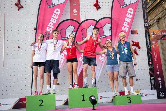 July 24, 2026 Climbing Speed Climbing The Finals 2026 German Speed Climbing Mixed Relay Links Laura Wachter, Baden-Württemberg, and Nick Ressmann, Baden-Württemberg, center: Nele Thomas (North Rhine-Westphalia) and Andrin Zedler (North Rhine-Westphalia), right: Florence Grünewald (Rhineland-Palatinate) and Finn Lucas Scholtes (Rhineland-Palatinate), Hannover Opernplatz, Lower Saxony, Germany