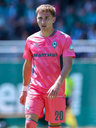 Ivan San Jose Cantalejo Chuki watching Werder Bremen, Friendly match, Werder Bremen vs. VfL Bochum, Parkstadion on July 25, 2026, in Zell am Ziller, Austria. Photo by Marco Steinbrenner, DeFodi Images. Ivan San Jose Cantalejo Chuki, Werder Bremen, looks on during a friendly match between Werder Bremen and VfL Bochum at Parkstadion, July 25, 2026, in Zell am Ziller, Austria. Photo by Marco Steinbrenner, DeFodi Images