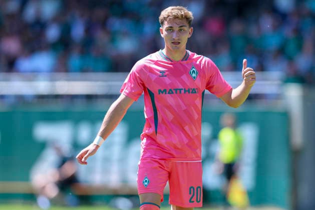 Ivan San Jose Cantalejo Chuki of Werder Bremen gestures, Friendly match, Werder Bremen vs. VfL Bochum, Parkstadion on July 25, 2026, in Zell am Ziller, Austria. Photo by Marco Steinbrenner, DeFodi Images. Ivan San Jose Cantalejo Chuki of Werder Bremen gestures, Friendly match, Werder Bremen vs. VfL Bochum, Parkstadion, July 25, 2026, in Zell am Ziller, Austria. Photo by Marco Steinbrenner, DeFodi Images