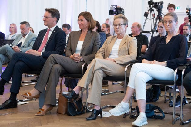 From left: Hendrik WUEST, Wüst, CDU, Minister-President of the State of North Rhine-Westphalia; Stefanie PETERS, Chair of the Supervisory Board of the Aachen Laurensberger Rennverein e.V. (ALRV); Isabell WERTH, dressage rider; Regine MISPELKAMP, para-dressage rider, as spectators, press conference ahead of the 2026 FEI World Championships in Aachen, World Championships, horseback riding, equestrian sports, at the State Chancellery of North Rhine-Westphalia in Düsseldorf, July 27, 2026 Â